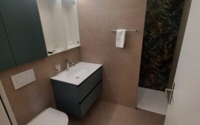 Stilvolle Badrenovation mit Urwald-Flair